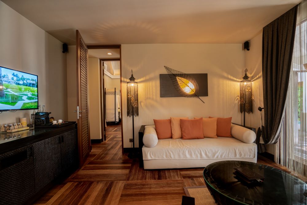 Beach Family Suite with Pool Photo 2