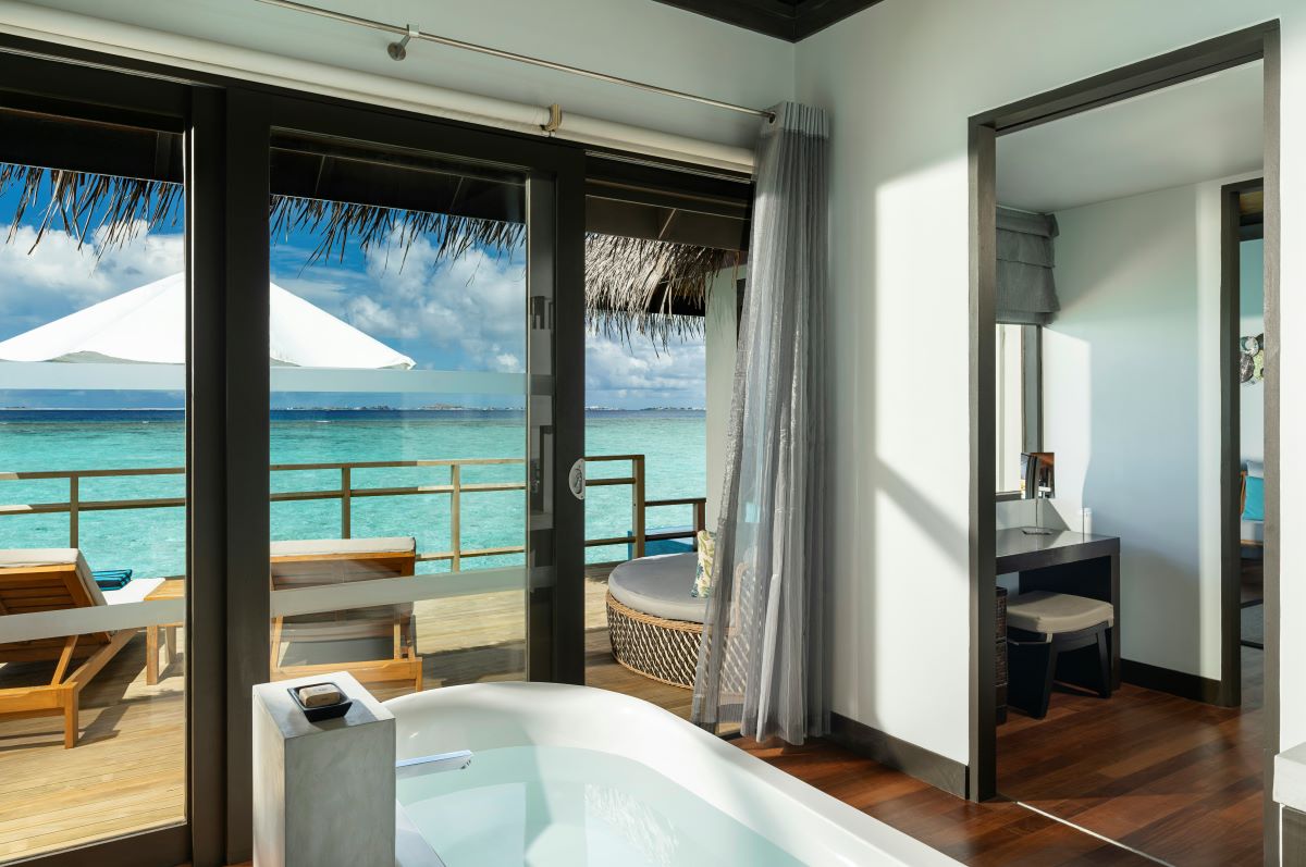 Water Villa with Pool Photo 3