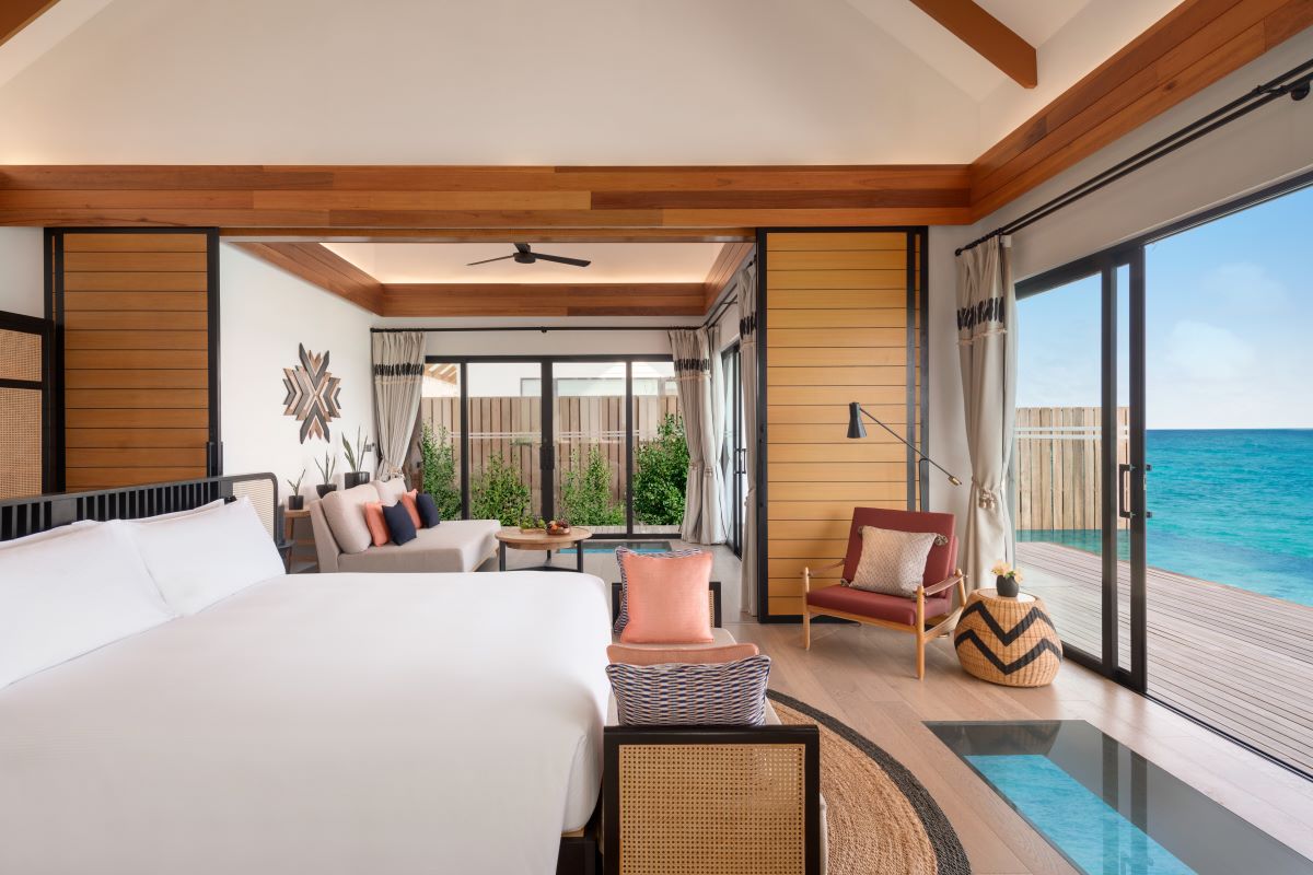 One Bedroom Overwater Suite with Pool Photo 2