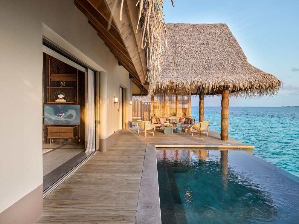 Luxury Water Villa with Pool Photo 2