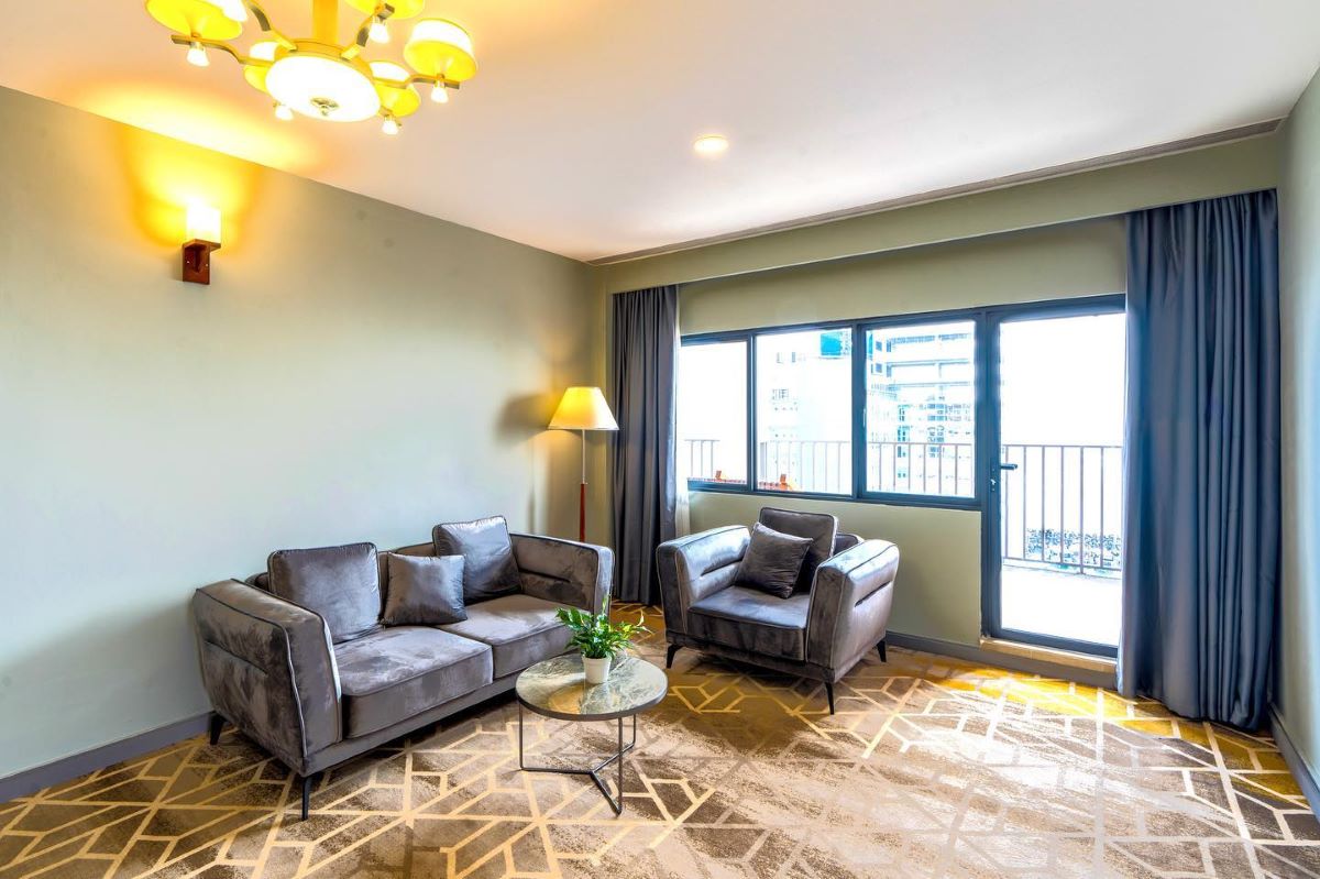 Manhattan Executive Suite Photo 1