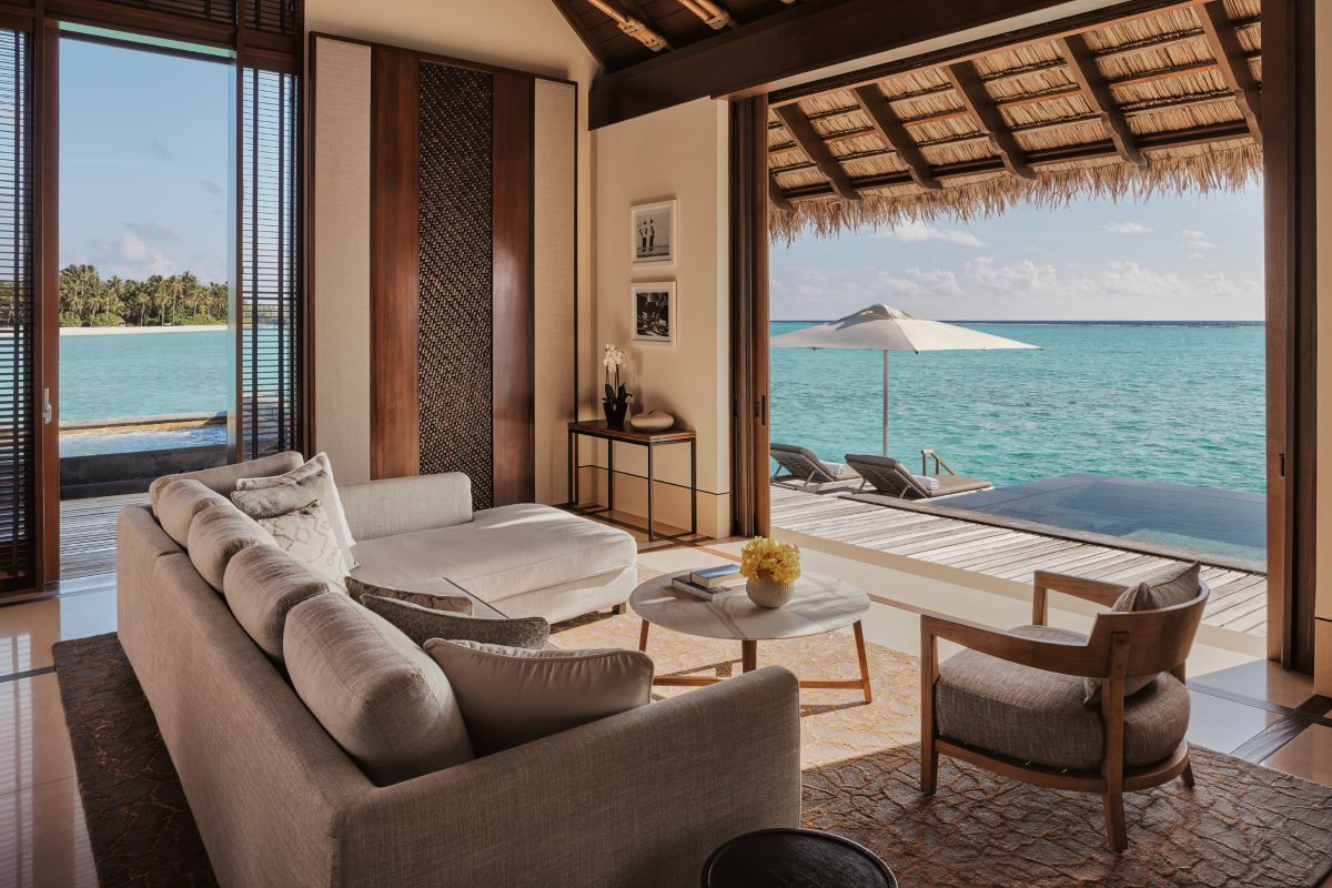 Grand Water Villa with Pool Photo 2