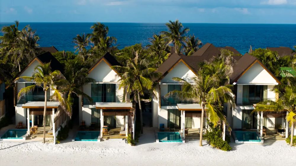 Beach Pool Suite Photo 1
