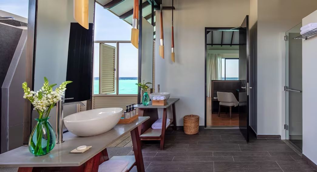 Over Water Pool Suite Photo 5