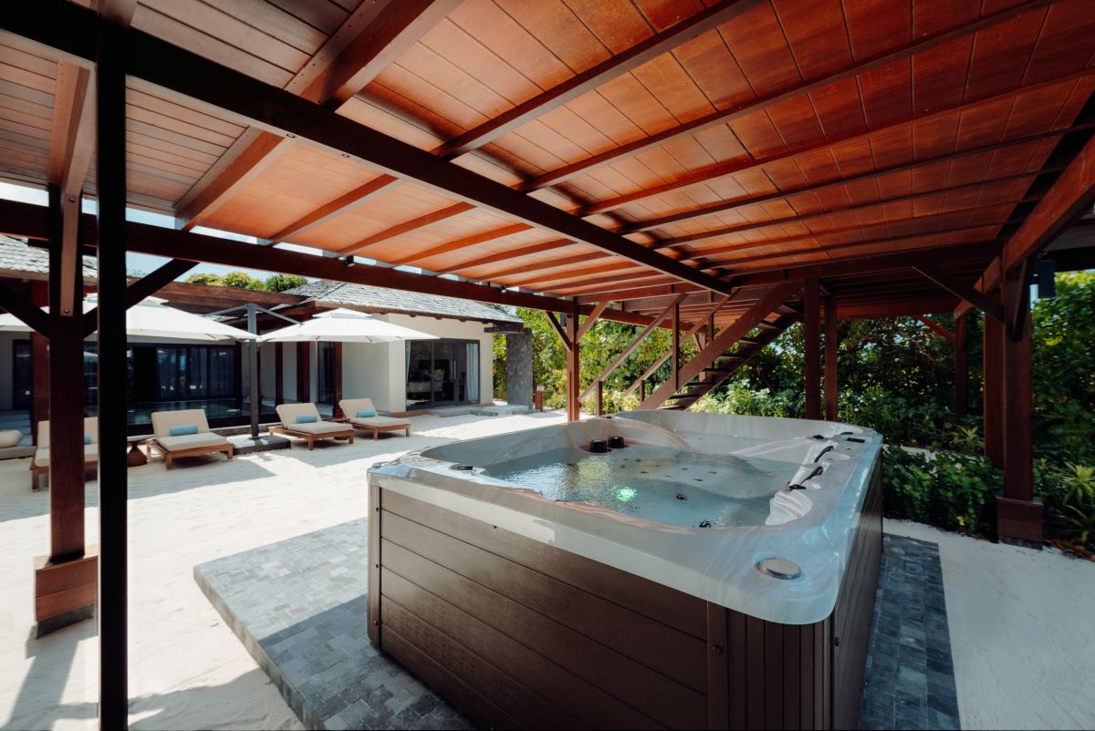 Three-Bedroom Beach Pool Residence Photo 5