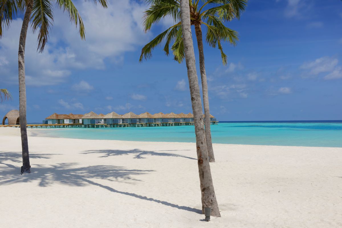 OUTRIGGER Maldives Maafushivaru Resort