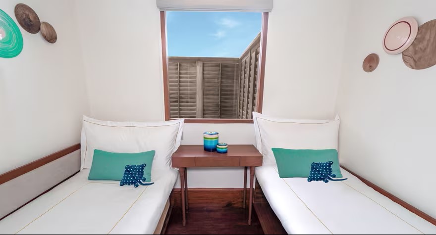 One Bedroom Family Over Water Pool Villa Photo 3