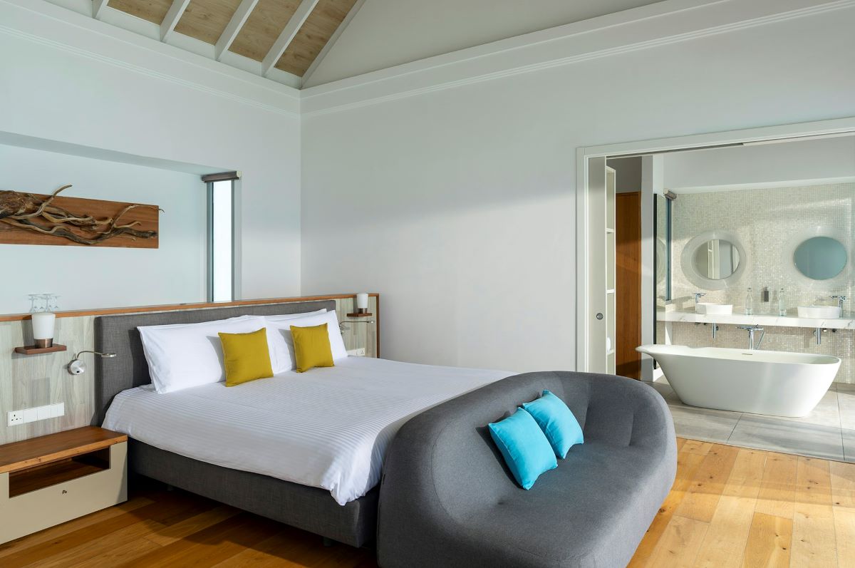 Thundi Water Villa with Pool Photo 4