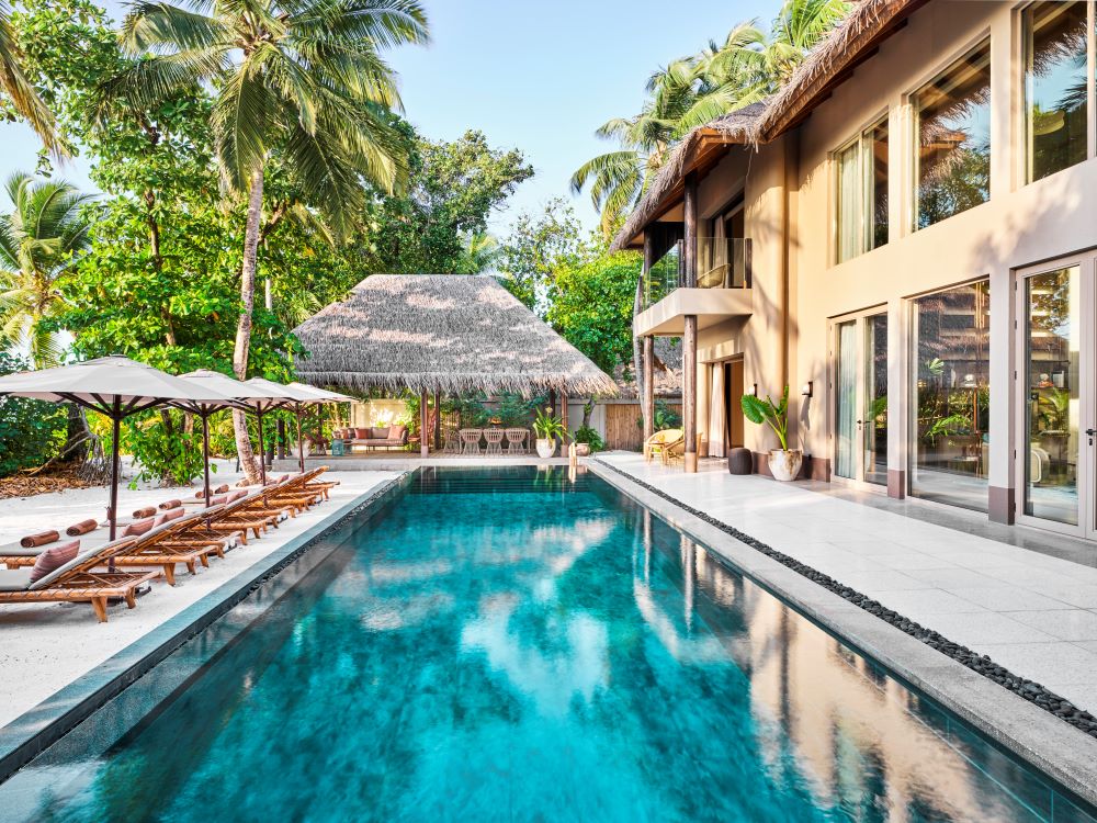 Four Bedroom Beach Residence with Pool Photo 4