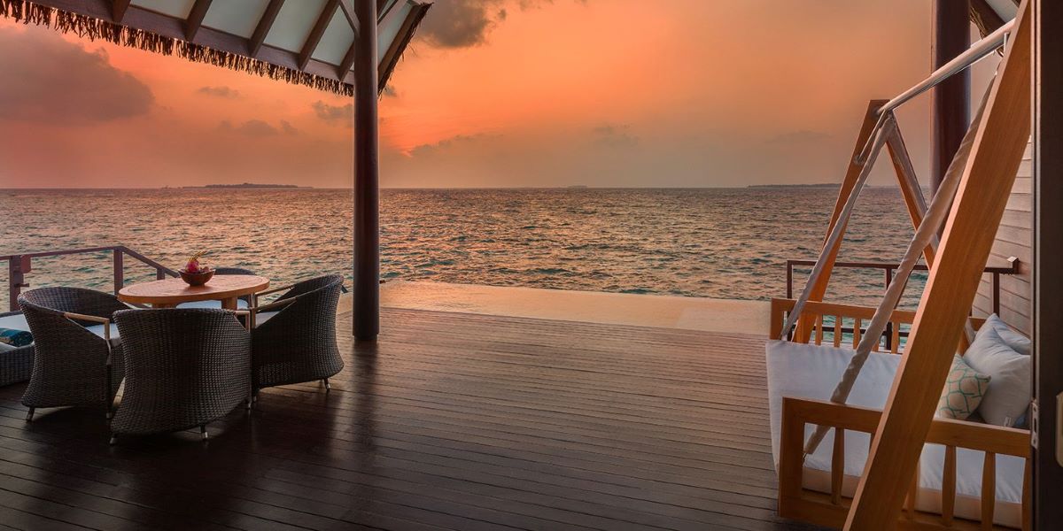 Overwater Ocean Suites with Infinity Pool Photo 2