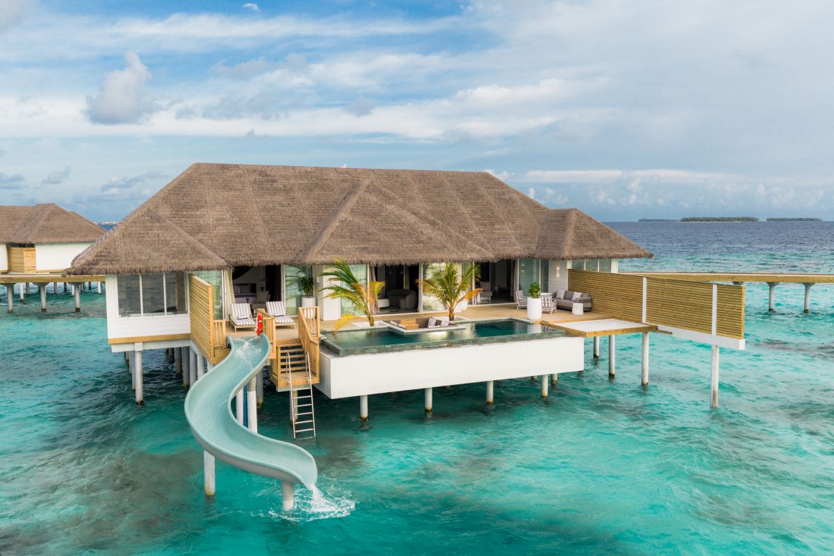 Two Bedroom Ocean Signature Villa with Pool + Slide Photo 3
