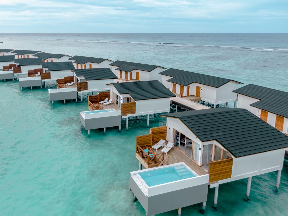 Lagoon Suite Pool Photo 3