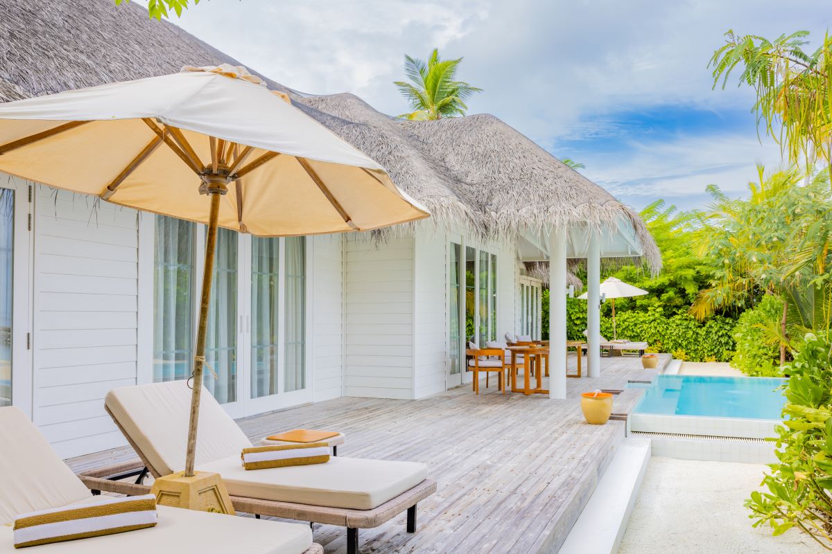 Two Bedroom Beach Residence with Pool Photo 2