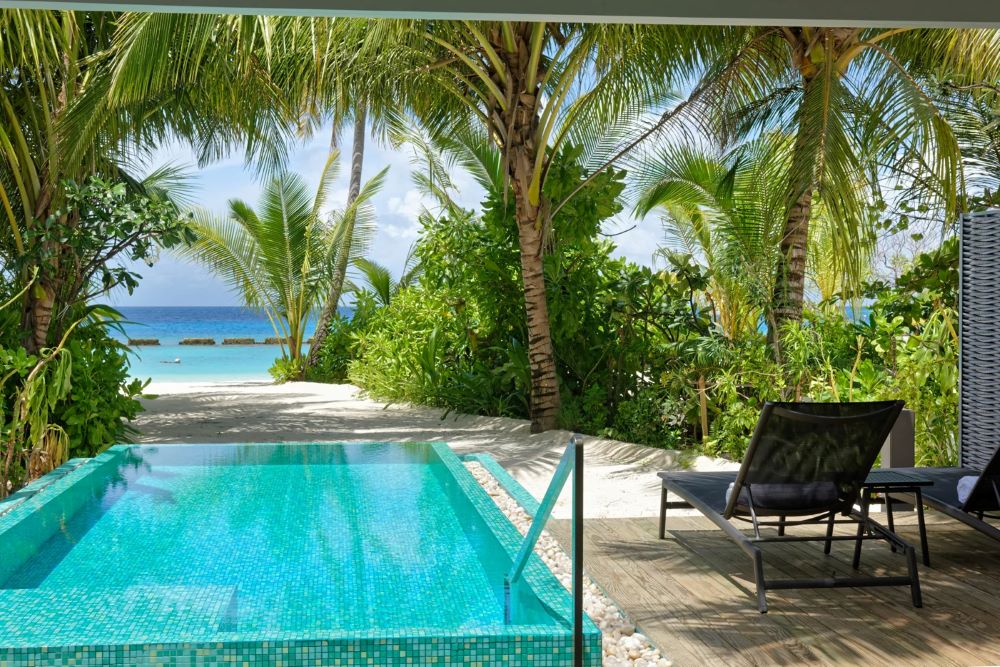 Beach Villa with Private Pool Photo 4