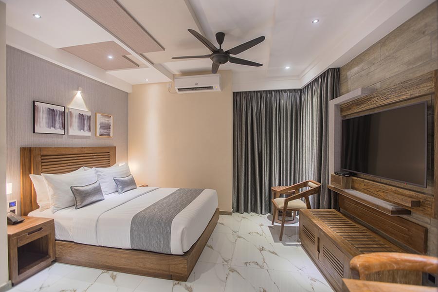 Two Bedroom Family Suite with Balcony Photo 3
