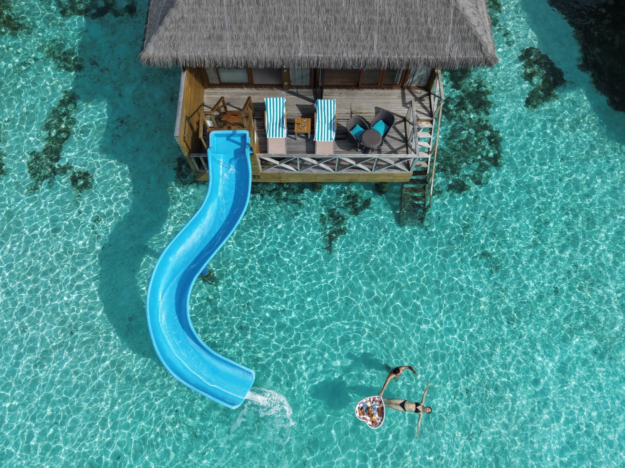 Lagoon Suite with Slide Photo 3