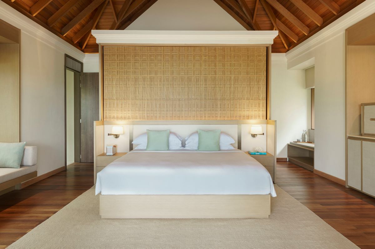 Deluxe Beach Bungalow with Pool Photo 2