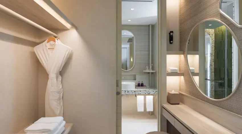 Panoramic Lagoon Room with Open-Air Bath Photo 3