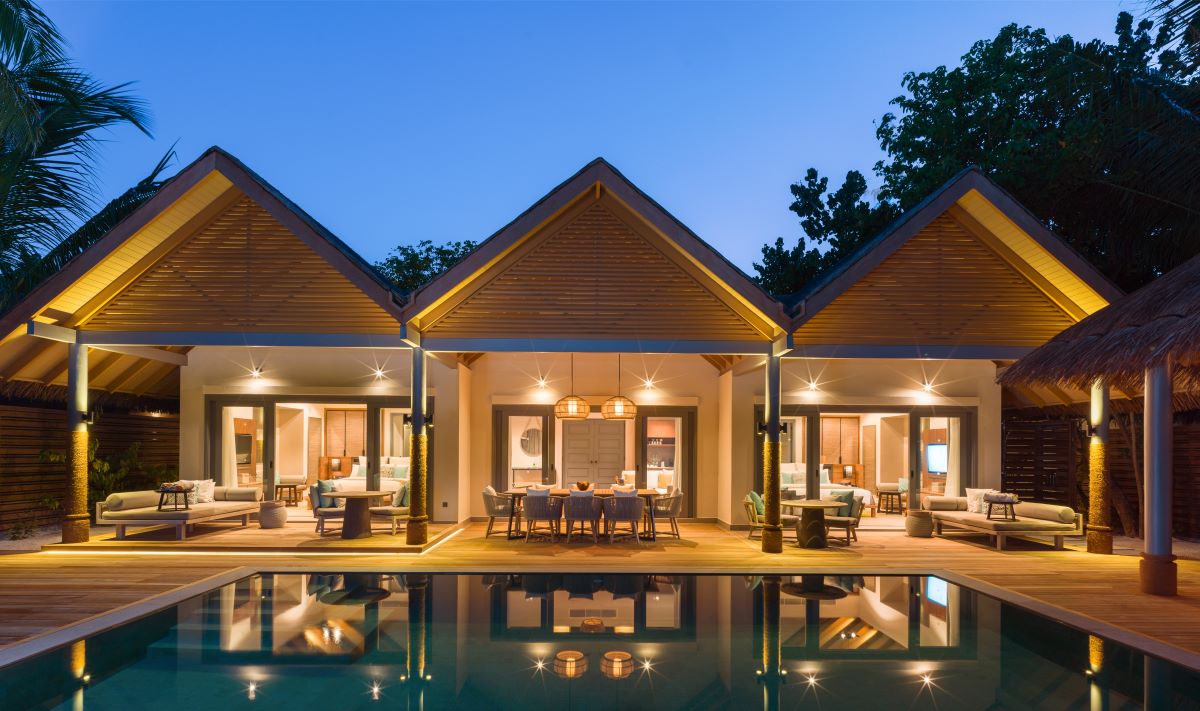 Four Bedroom Beach Pool Residence Photo 8