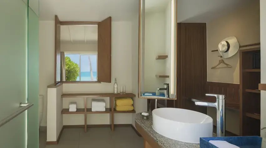 Lagoon View Beach Villa with Swirl Pool Photo 2