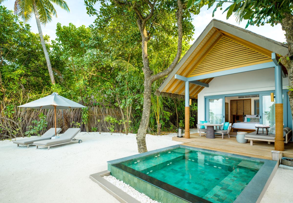 Four Bedroom Beach Pool Residence Photo 6