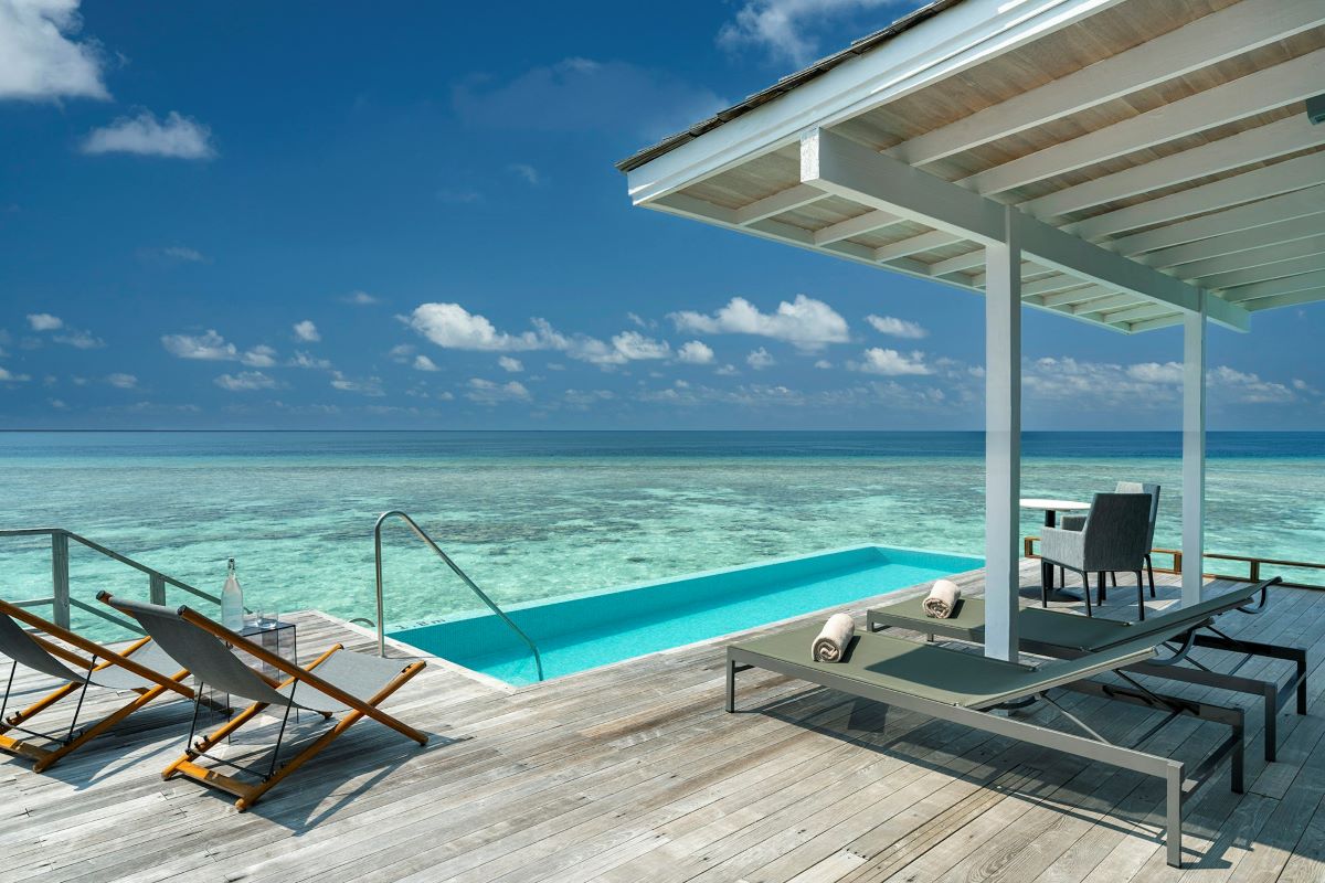 Thundi Water Villa with Pool Photo 3