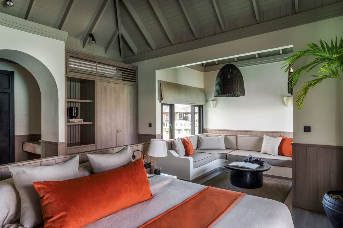 Horizon Water Villa with Pool Photo 2