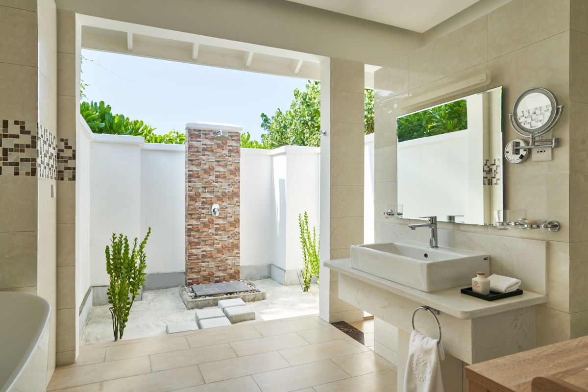 Beach Suite with Pool Photo 3