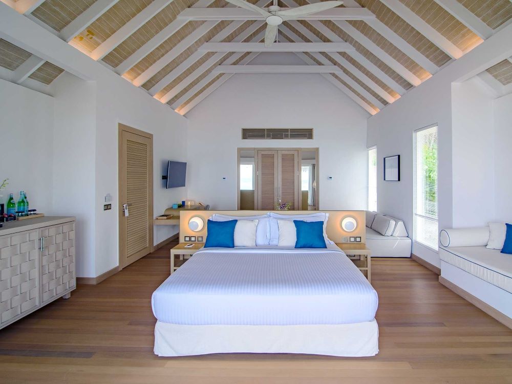 Deluxe Beach Villa with Pool Photo 3