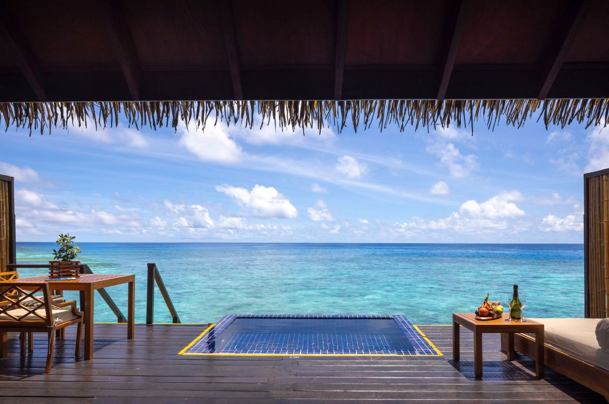 Sunrise Water Villa with Private Pool and Jacuzzi Photo 3