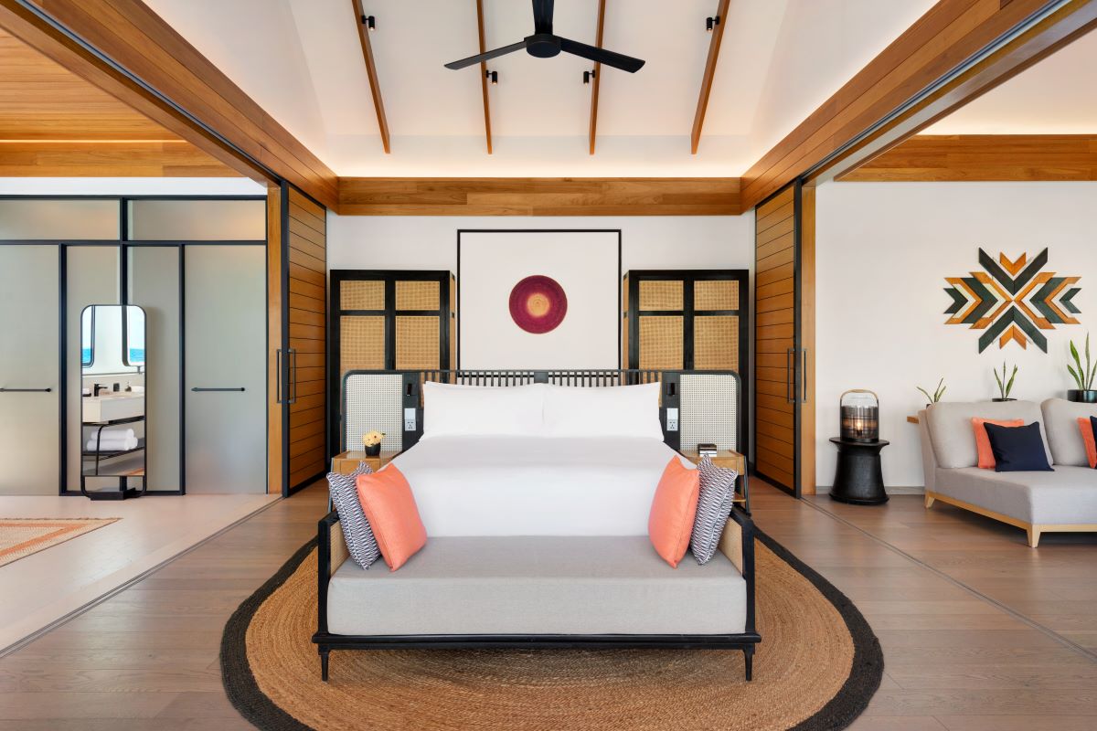 One Bedroom Overwater Suite with Pool Photo 3