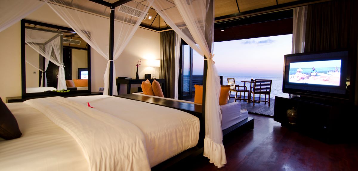 Sunset Water Suite Photo 2