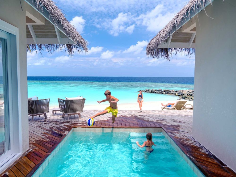 Two Bedroom Beach Suite with Pool Photo 5