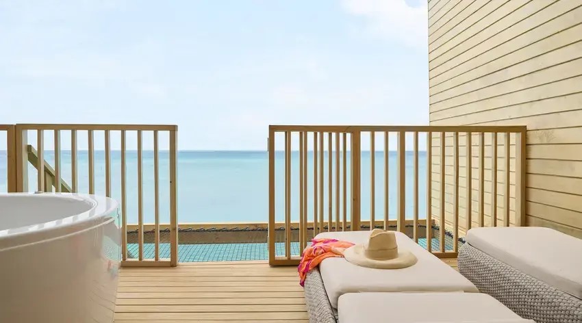 Mirage Overwater Sunset Villa with Jacuzzi Photo 3