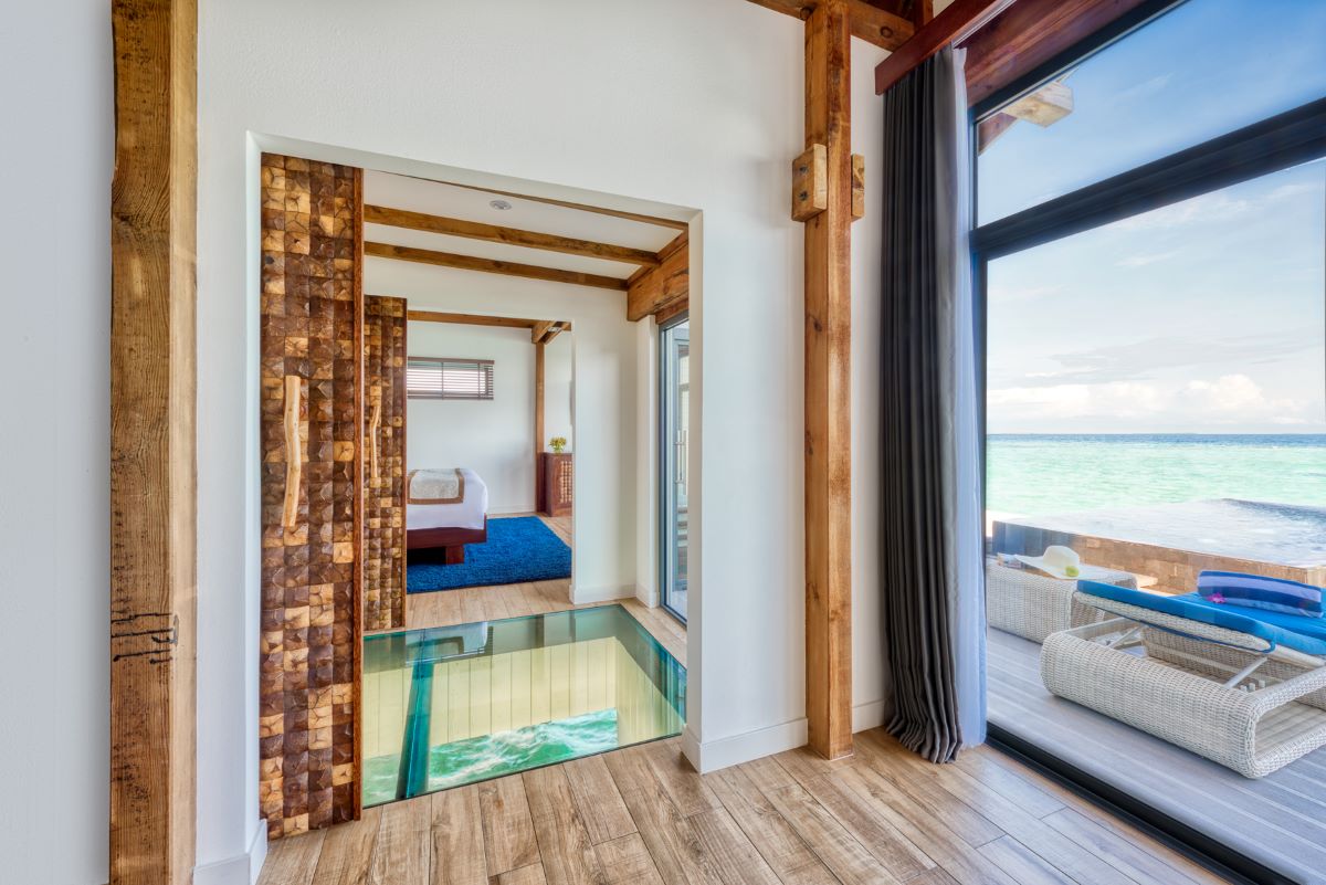 Overwater Pool Villa Ocean Photo 4