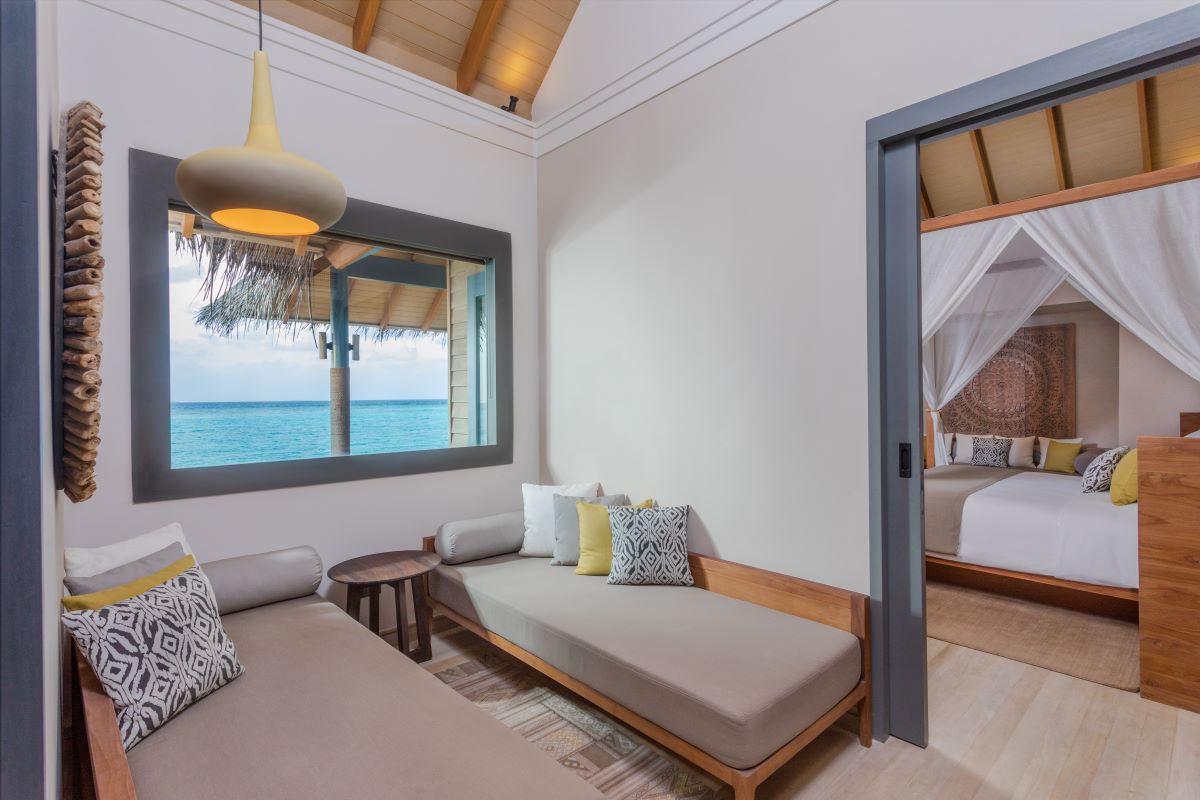 Overwater Deluxe Pool Villa Photo 4