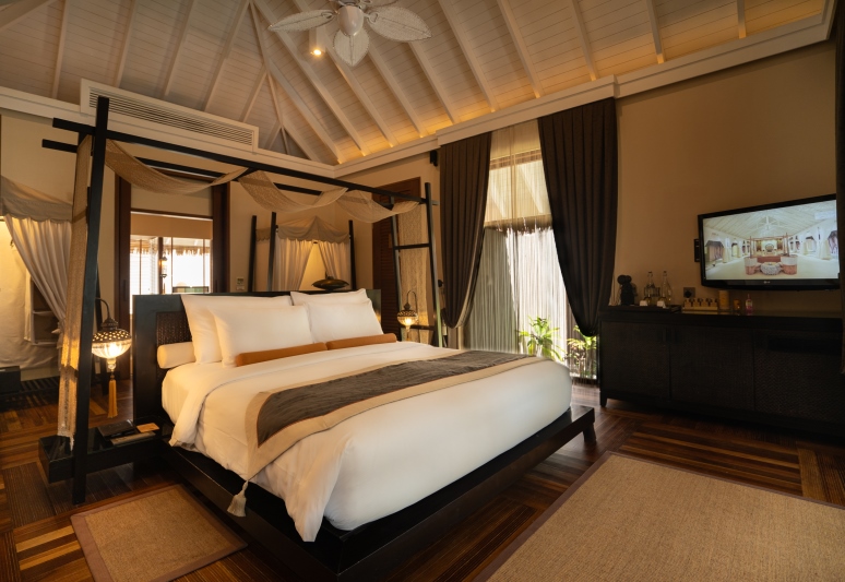 Beach Villa with Pool Photo 4
