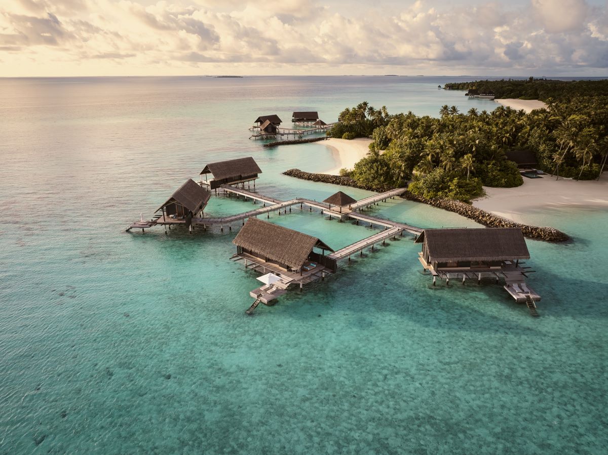 Grand Water Villa with Pool Photo 1