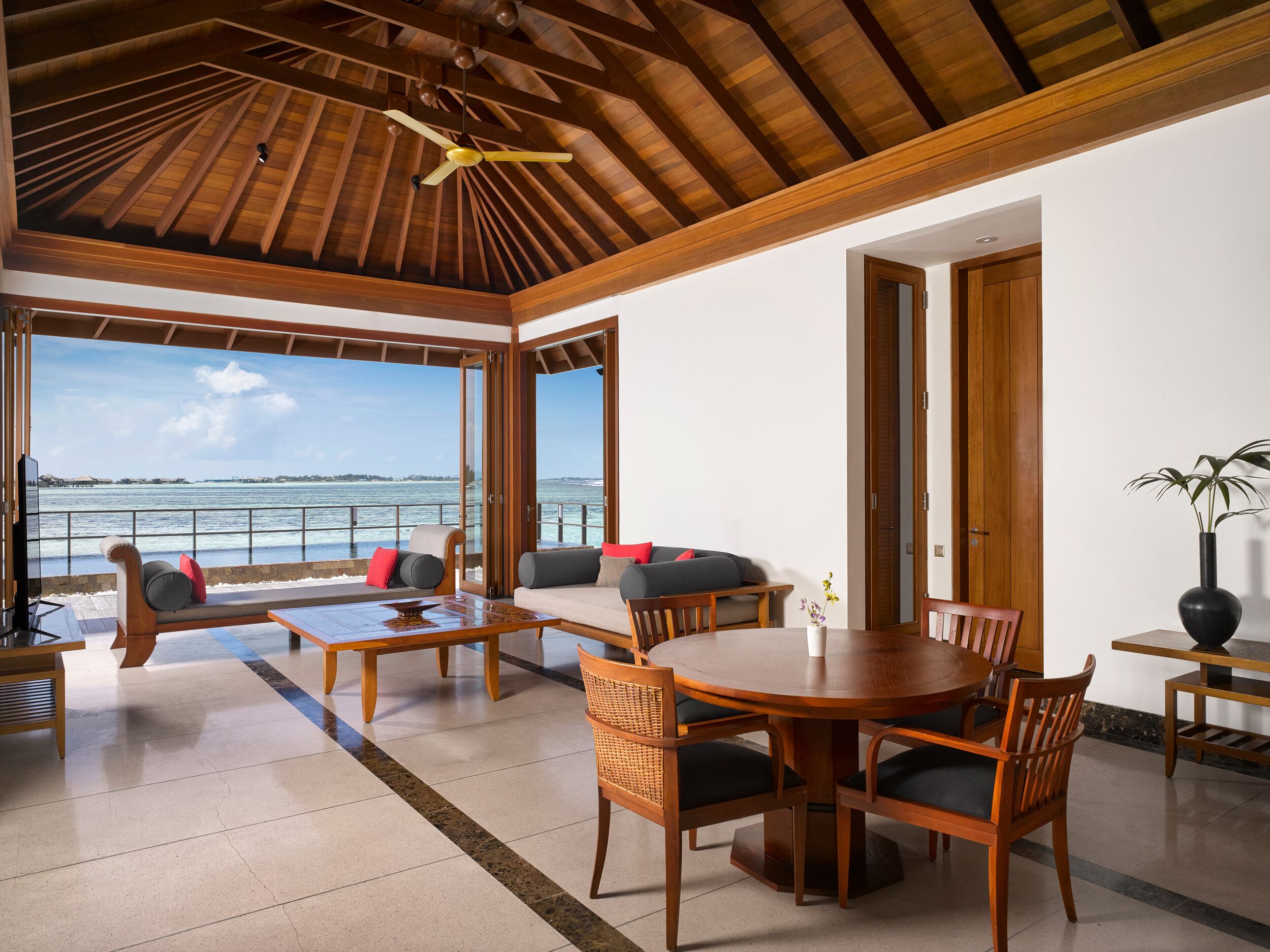 Two Bedroom Ocean Suite with Pool Photo 2