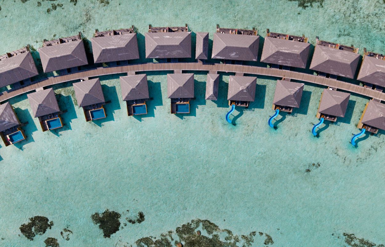 Lagoon Suite with Slide Photo 1