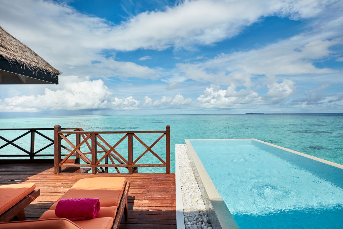 Grand Water Villa with Pool Photo 2