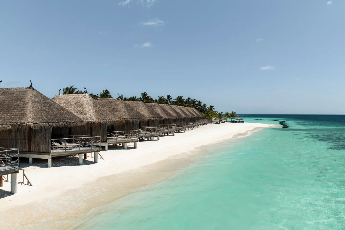 Constance Moofushi, Maldives