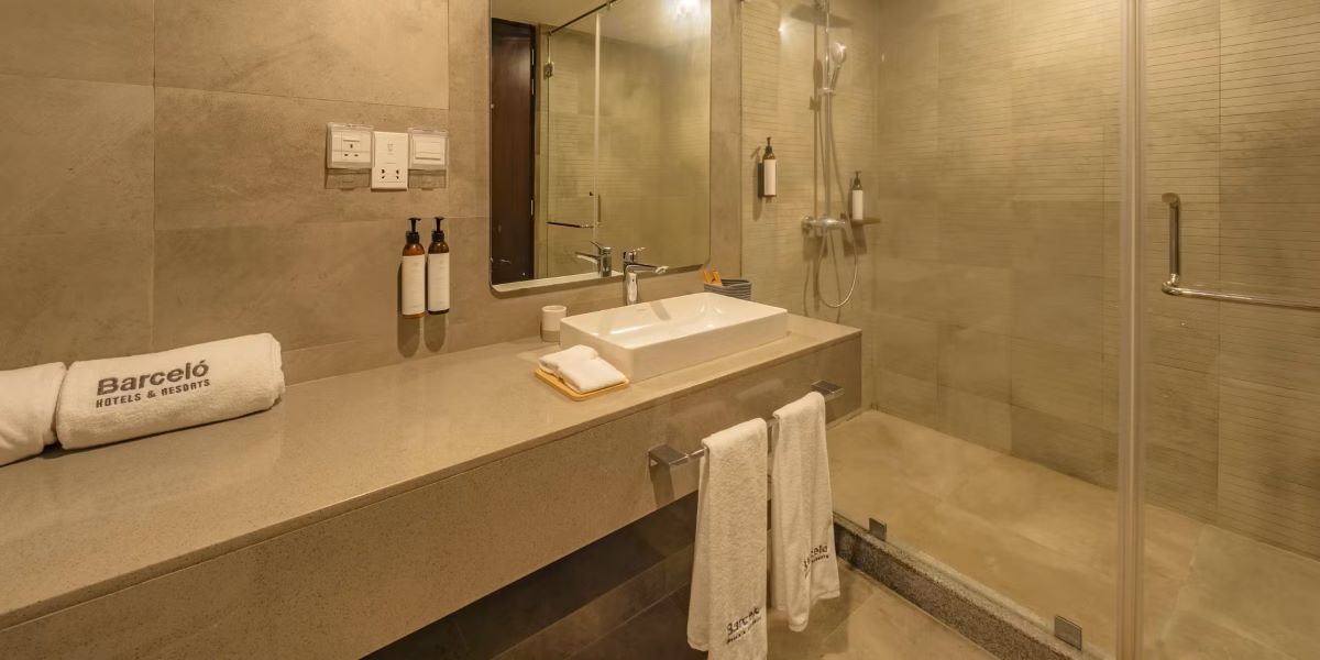 City 3 Bedroom Apartment Photo 1