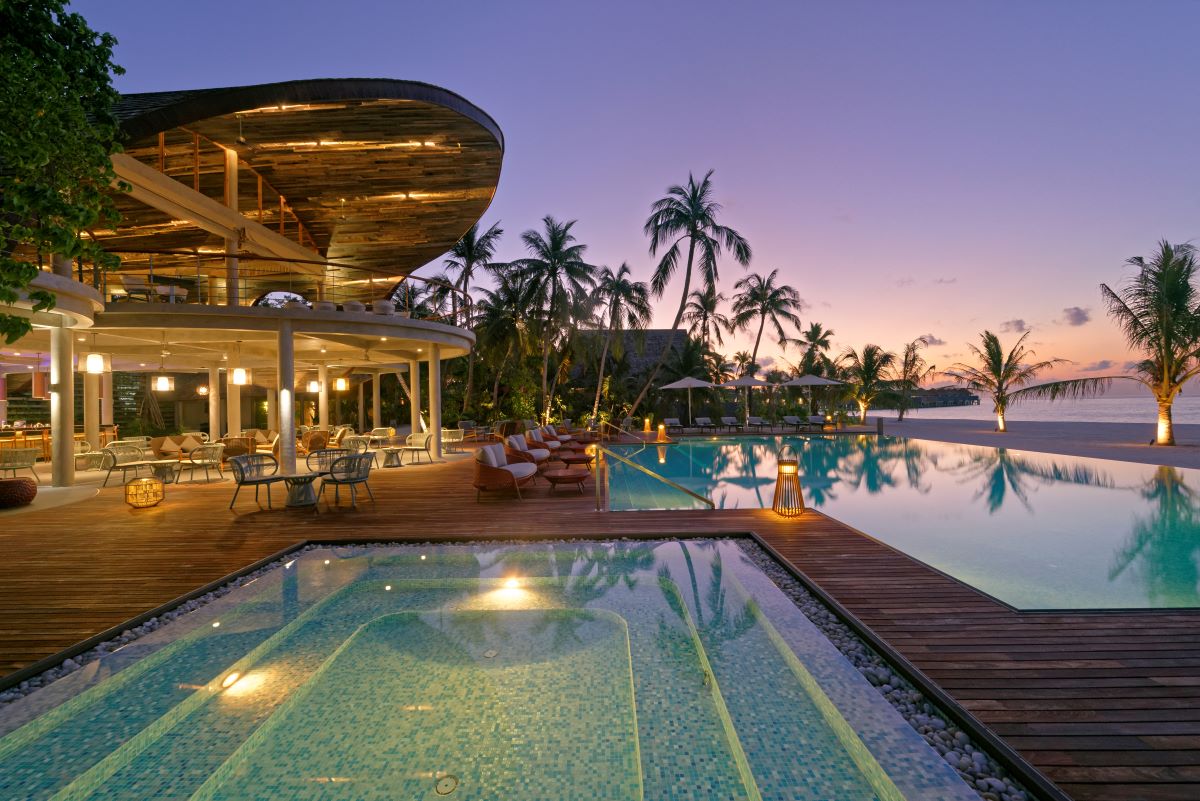 OUTRIGGER Maldives Maafushivaru Resort