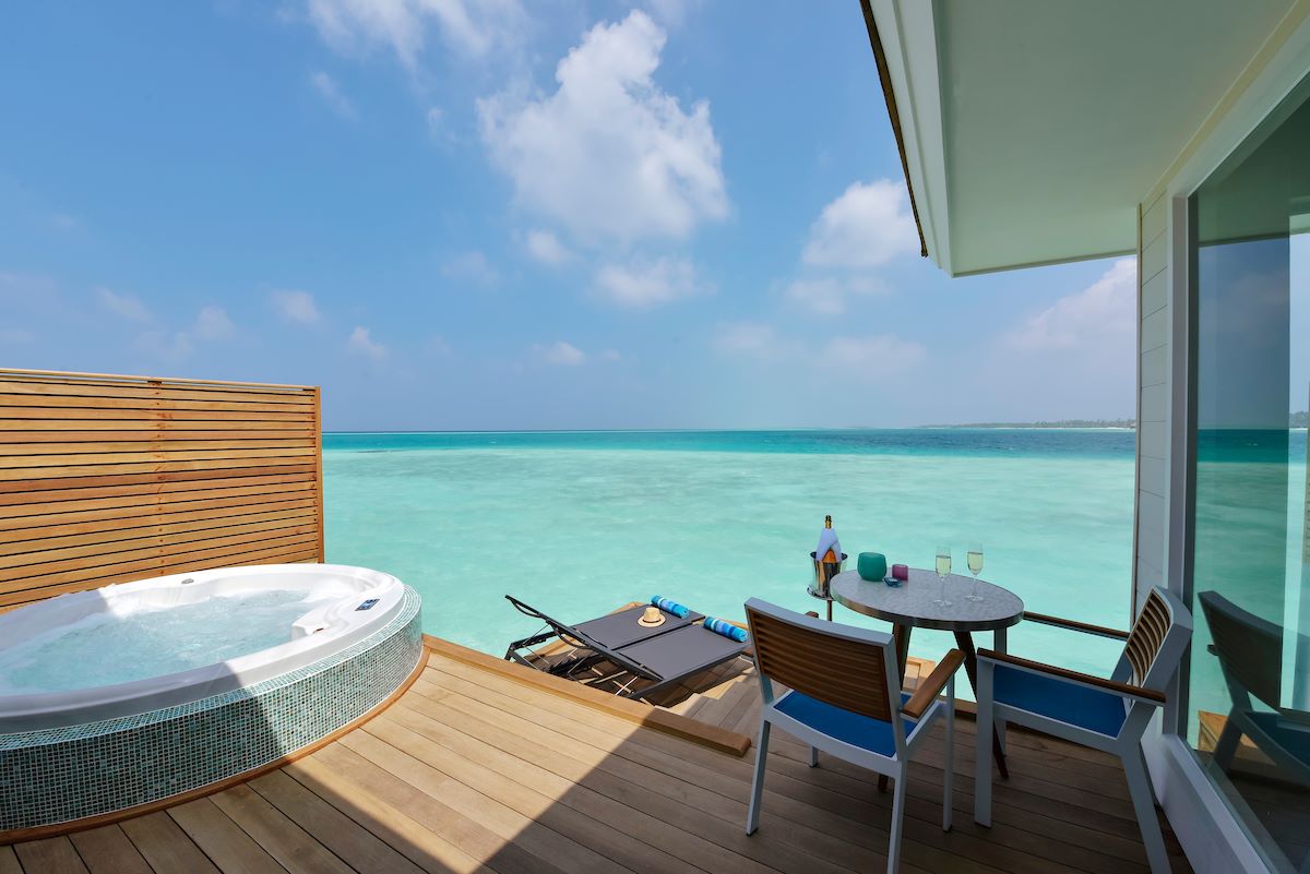Aqua Villa with Swirl Pool Photo 3