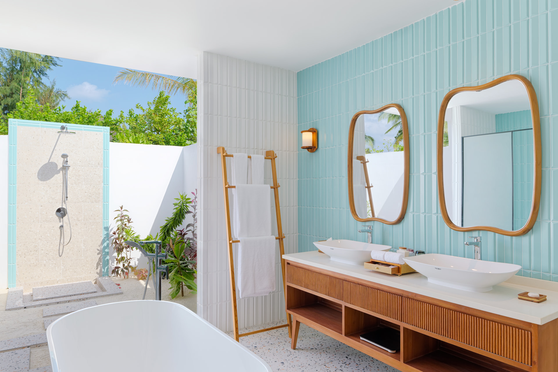 Beach Pool Villa with Kids Room Photo 4