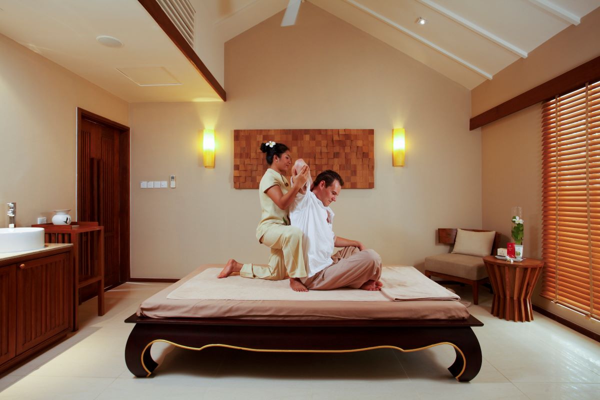 Centara Rasfushi Resort & Spa, Maldives