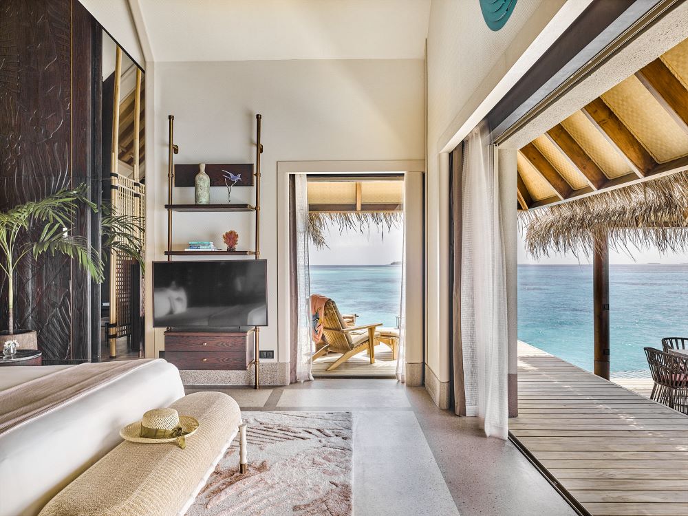 Three Bedroom Ocean Residence with Pool Photo 5
