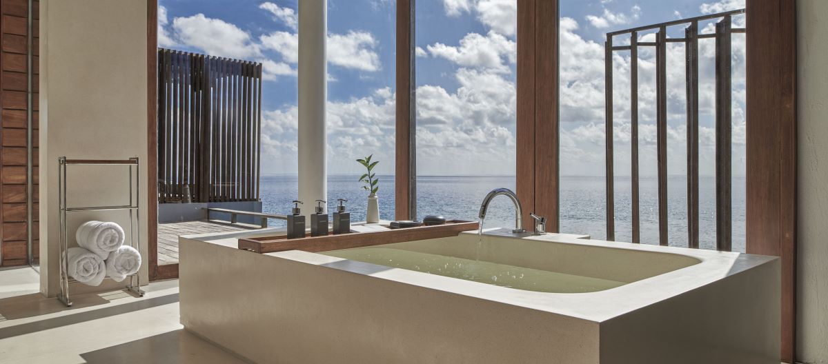 Overwater Sunset Pool Villa Photo 2