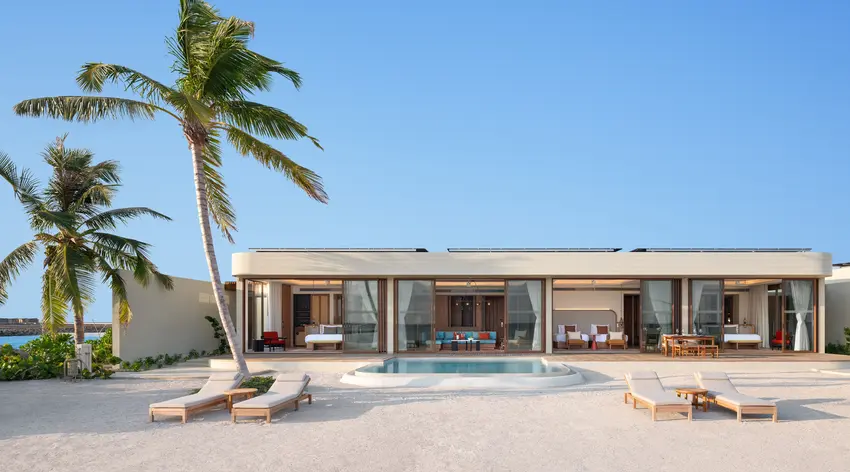 Three-Bedroom Sunset Beach Pool Residence Photo 1